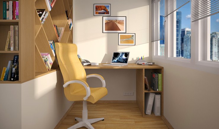 Рабочий кабинет на застекленном балконе, письменный стол, стул, полки для книг, ламинат, полуоткрытые жалюзи