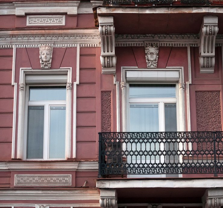Старый дом Консольный балконный блок в старом доме